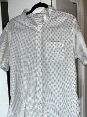 Gap short sleeve button down shirt size Large